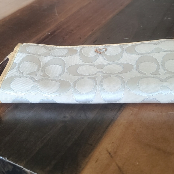 Coach Poppy Wallet - Picture 12 of 15